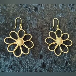 Elegant Gold Flower Earrings